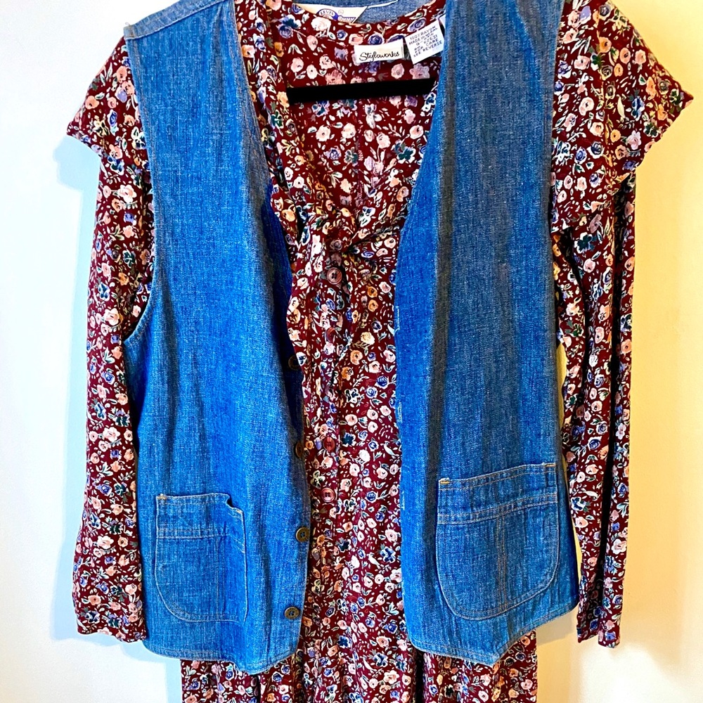 Vintage pink and burgundy floral romper - Picture 3 of 6
